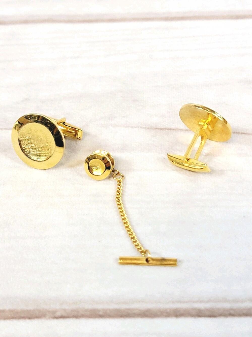Vintage Gold Tone Round Etched Cuff Links & Simple Classic Tie Tack Chain Clip